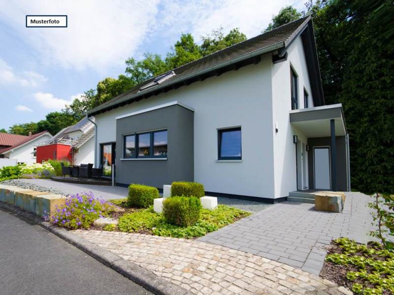 Zwangsversteigerung Stockheim, Maxschachtstr.