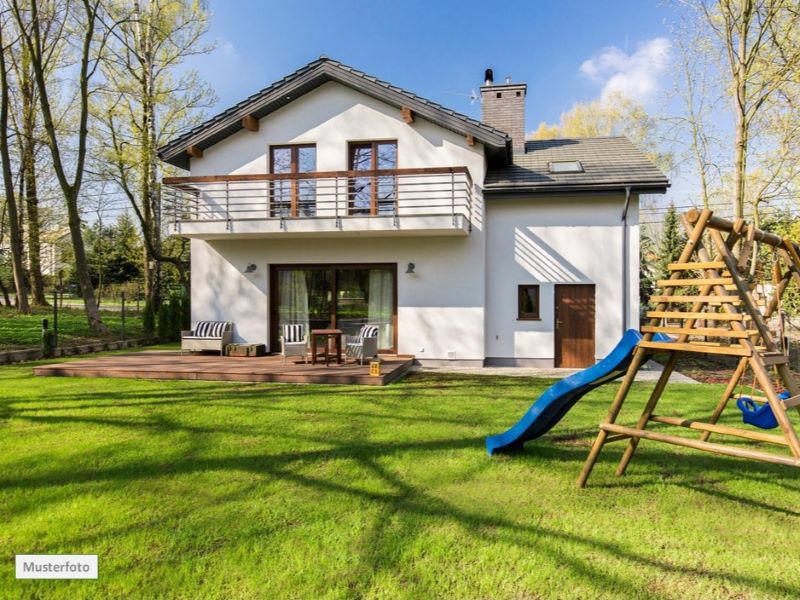 Zwangsversteigerung Enkenbach-Alsenborn, Auf dem Hahn
