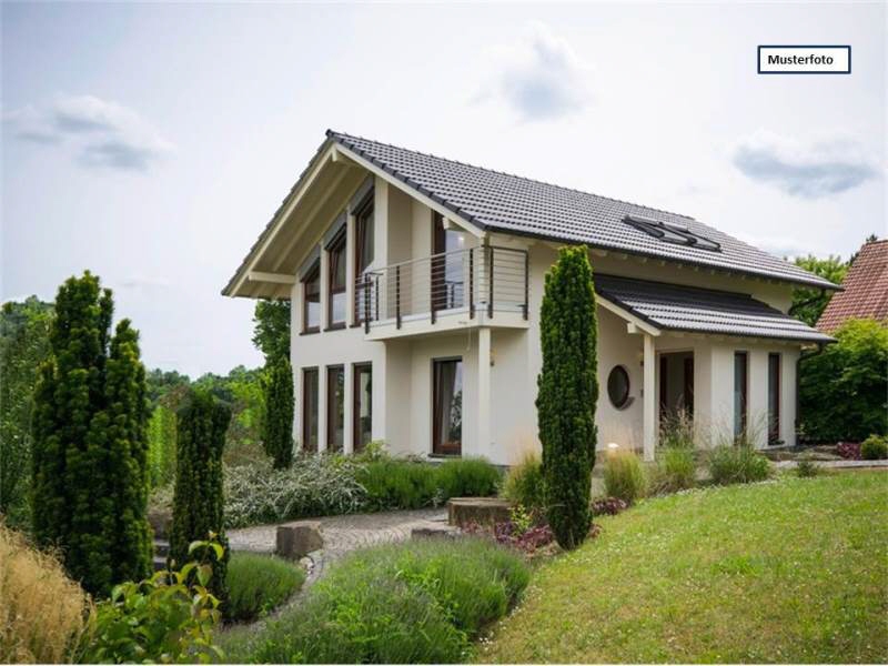 Zwangsversteigerung Grabfeld, Zum Queienberg